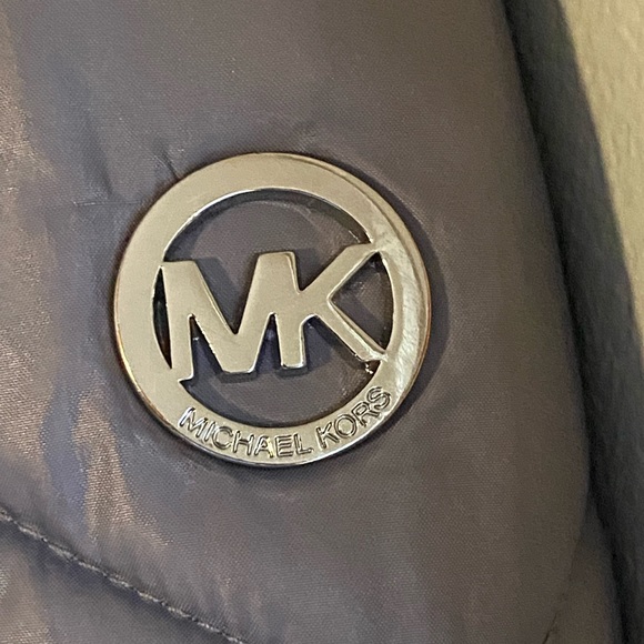 Michael Kors Toddlers Jacket Size: 3T Color: Gray and Light Pink - Picture 4 of 14